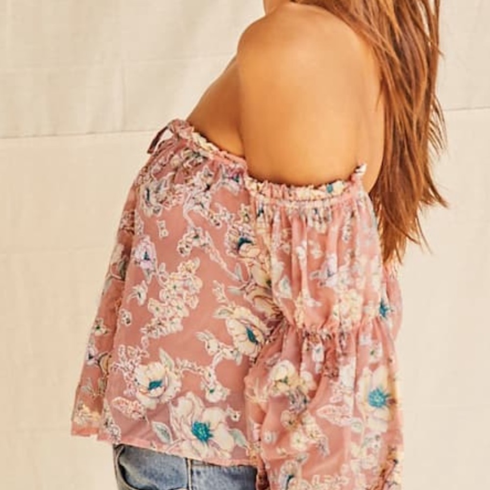 Women’s forever 21 top. Never worn.